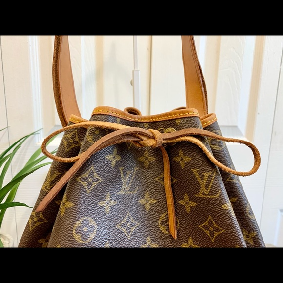 Authentic Louis Vuitton Neo petit GM - Picture 6 of 14